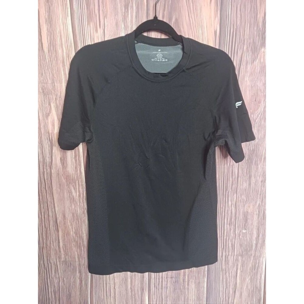 Fabletics Men's Black Seamless Ventilated Short Sleeve Athletic Shirt Size S